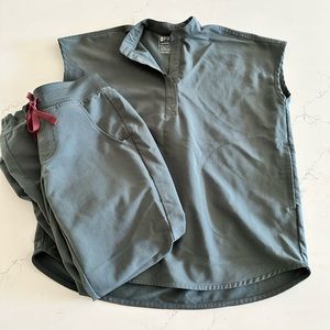 Figs scrubs set color bonsai. Top size xxs. Bottoms size xxs petite